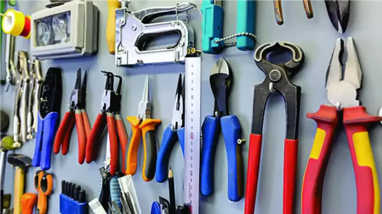 Hand tools: pliers, cutters, staplers and spanners